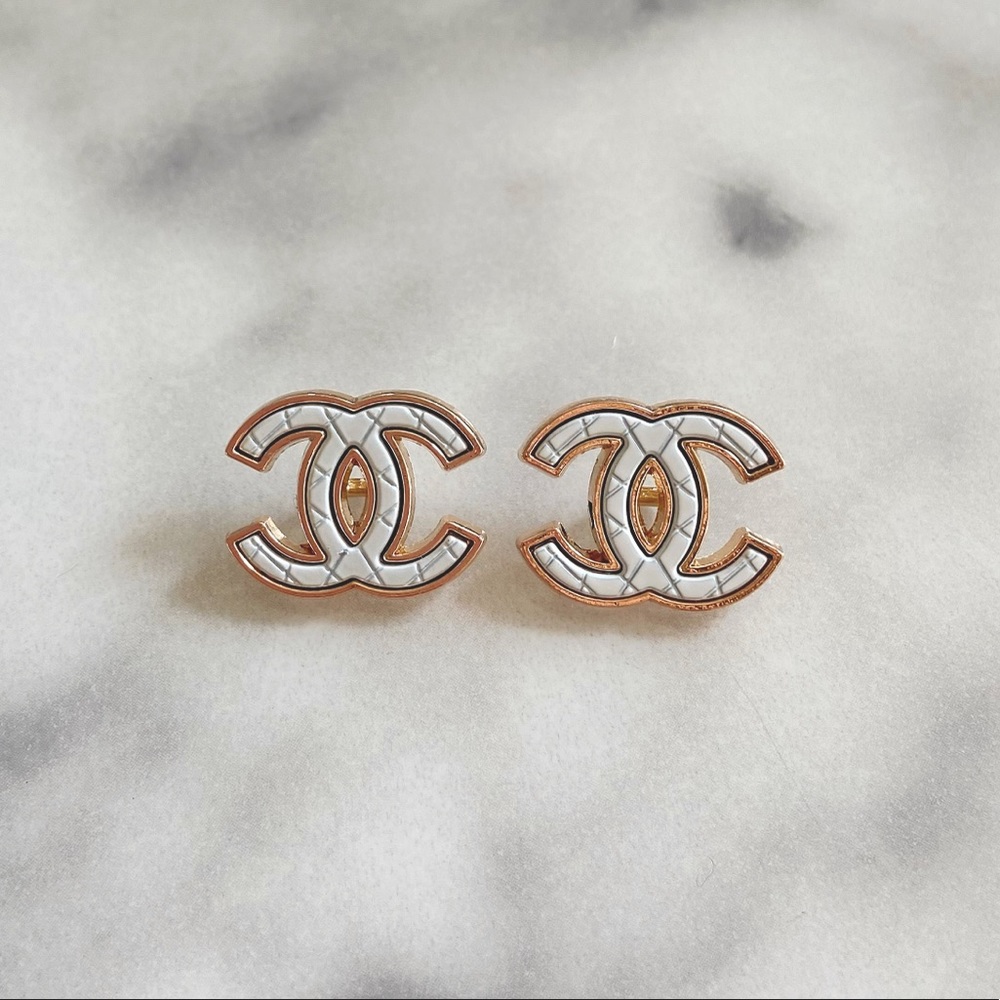20mm Chanel White Quilted Buttons Stamped